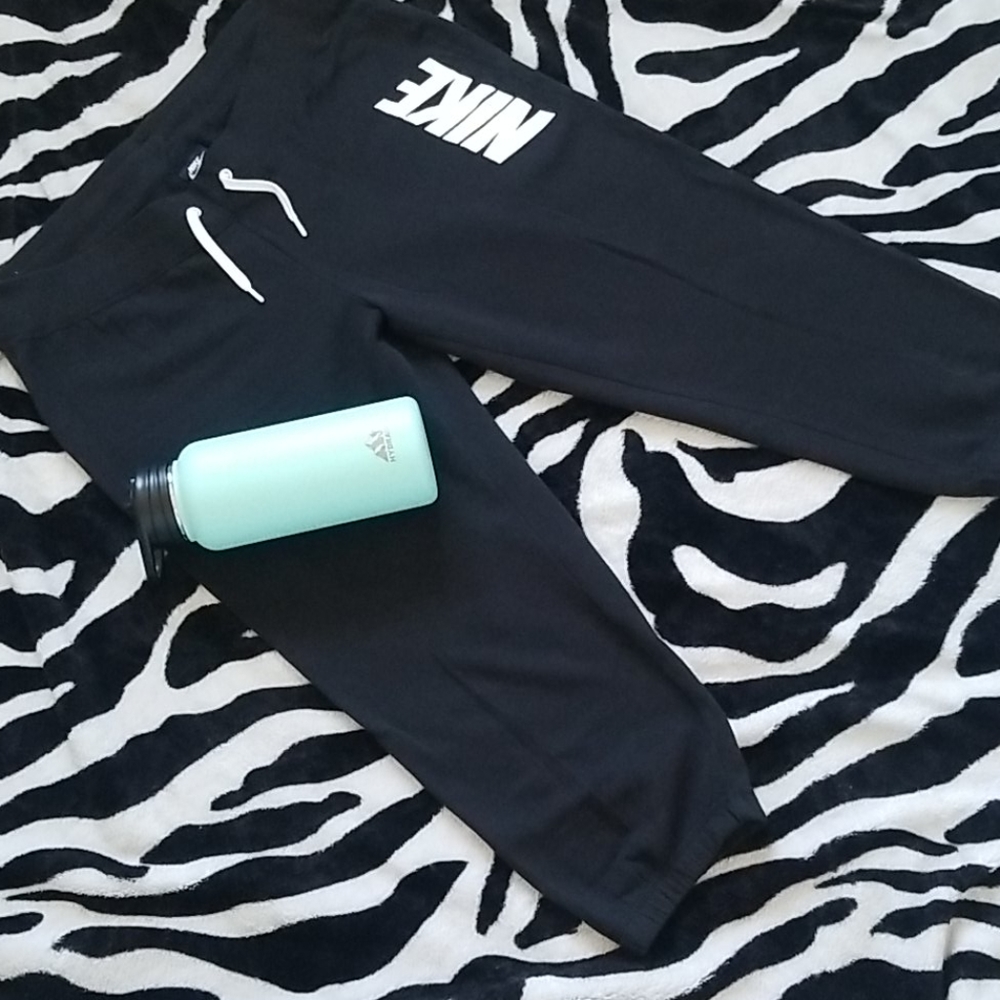 Nike cropped sweatpants